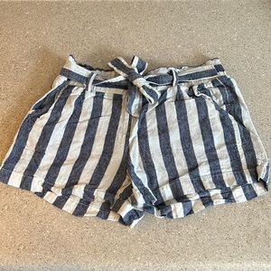 Jolt Linen Shorts